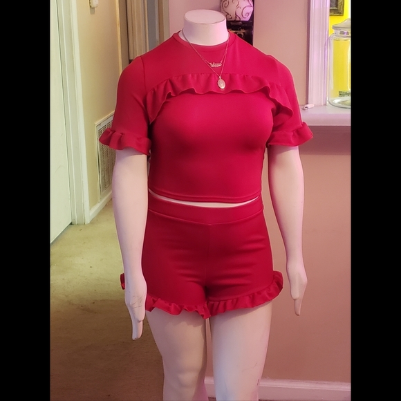 2 Piece Ruffled Set - Picture 4 of 4